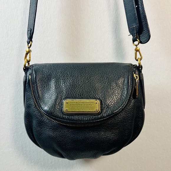 Marc by Marc Jacobs Classic Q Natasha Crossbody Blk Pebbled Leather w Adj Strap - Picture 1 of 16